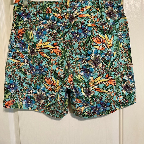 Talbots Tropical Floral Print Shorts, linen blend size 10 - Picture 2 of 4